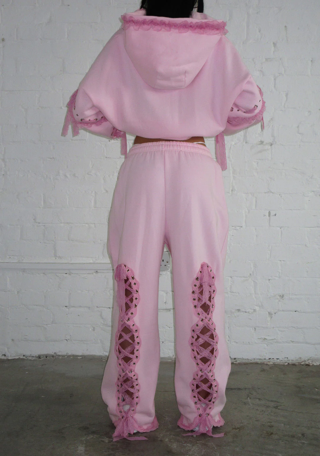 BAD ROMANCE LACE RIBBON OVERSIZED SWEATPANTS BABY PINK - Image 3