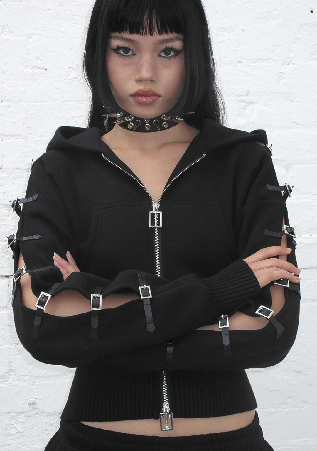 CRUSH BUCKLE FITTED WAIST ZIP HOODIE BLACK - Image 2