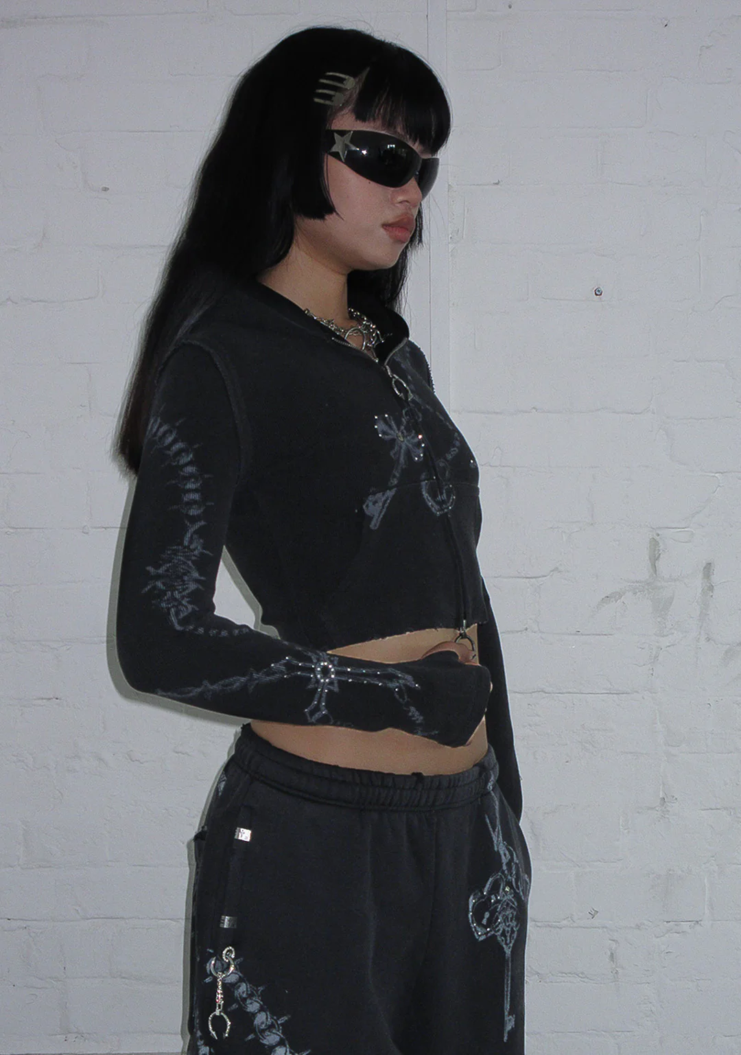 DESTROY SUPER CROP FITTED RIB ZIP HOODIE BLACK VINTAGE WASH - Image 3