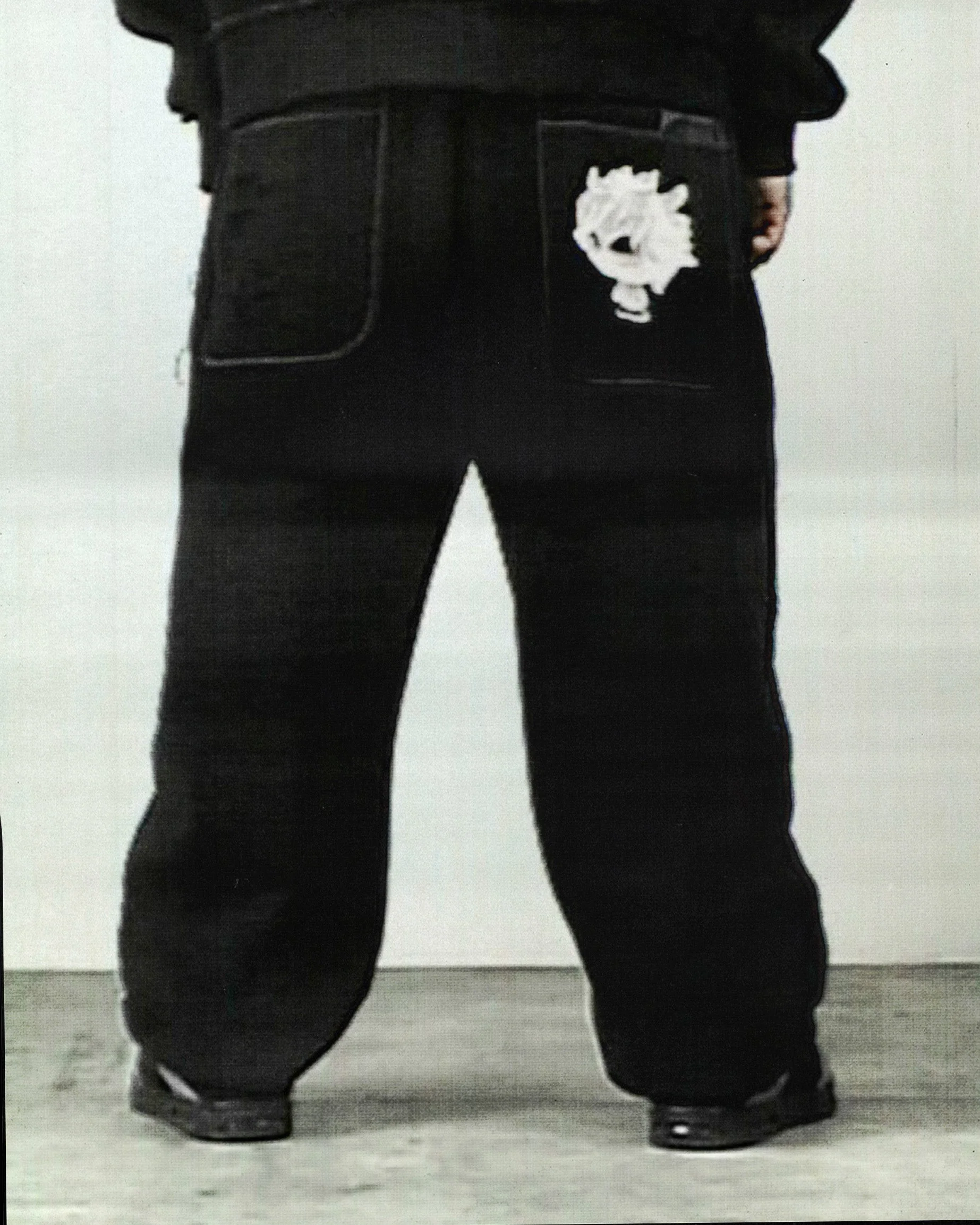 DIGI MASCOT SWEATPANTS BLACK - Image 4