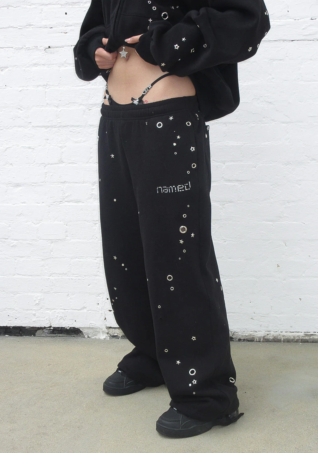 GLITCH EYELET OVERSIZED SWEATPANTS BLACK - Image 3