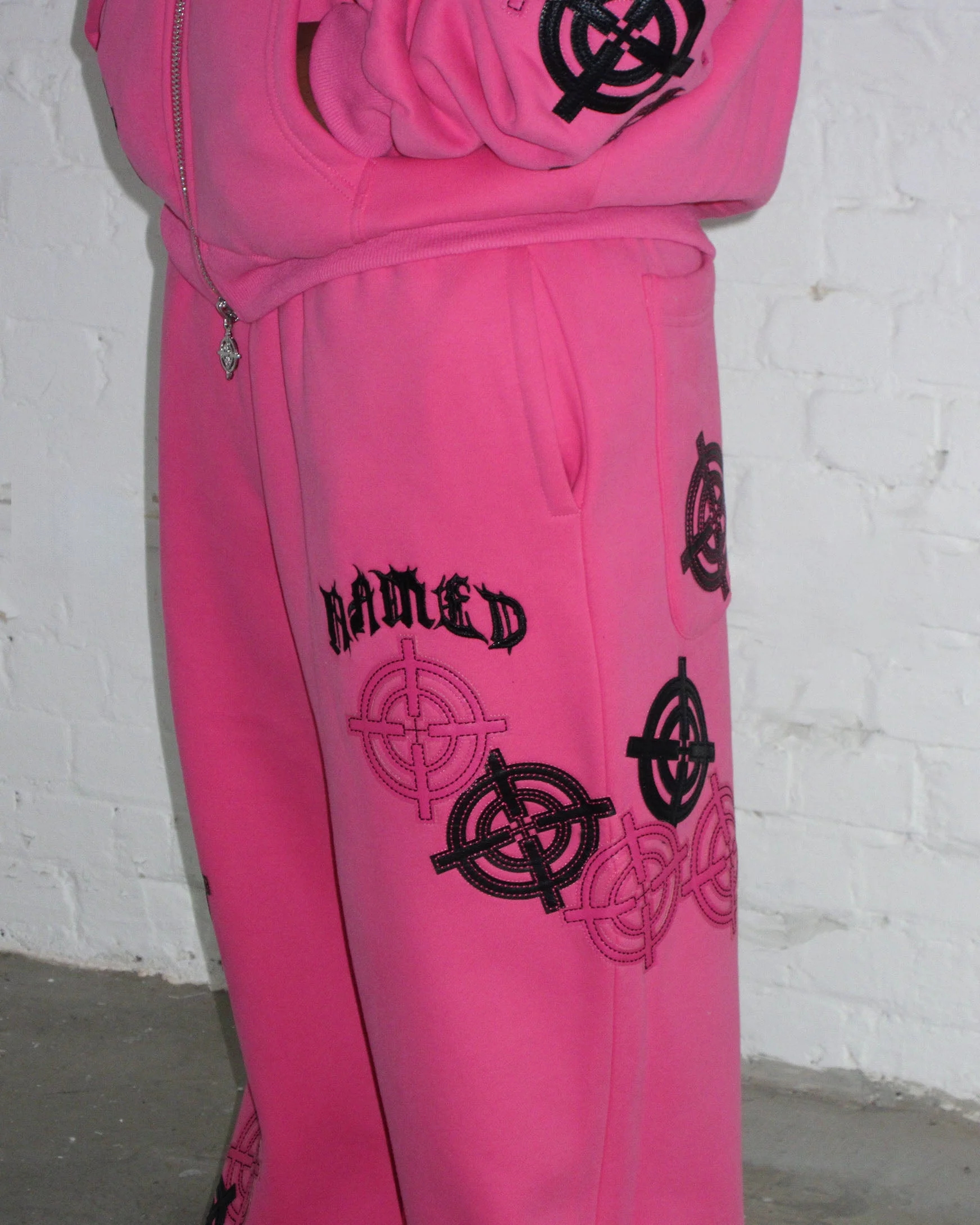 INCOGNITO SWEATPANTS HOT PINK - Image 3