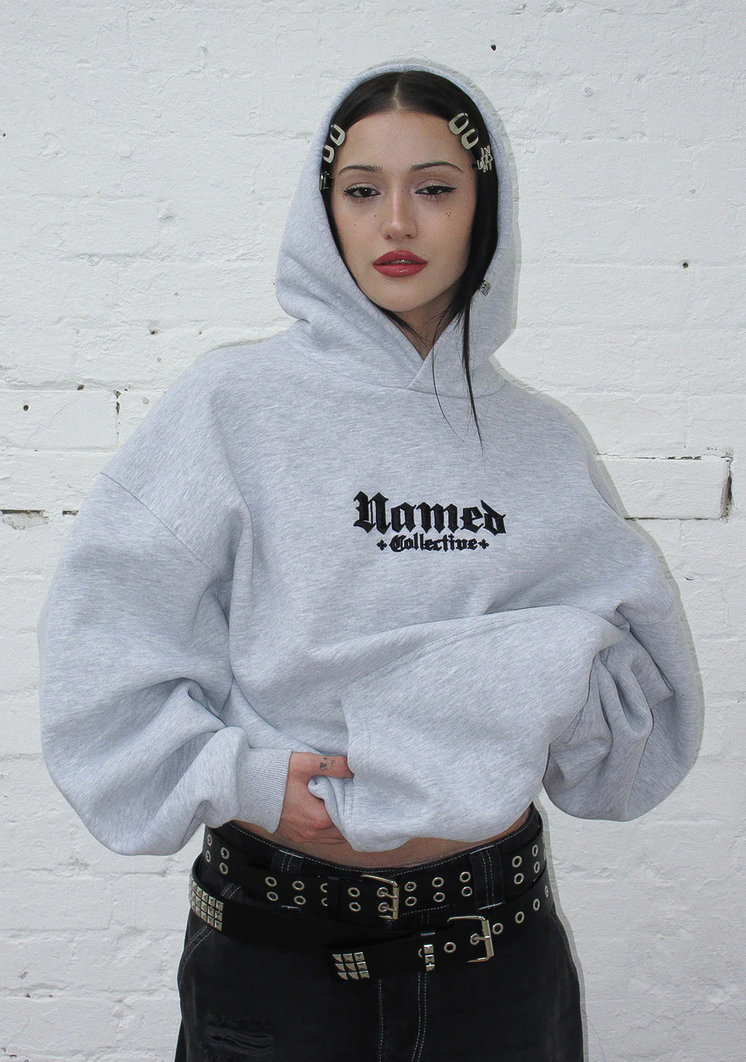 NAMED CLASSICS LOGO PULLOVER HOODIE GREY MARL - Image 2