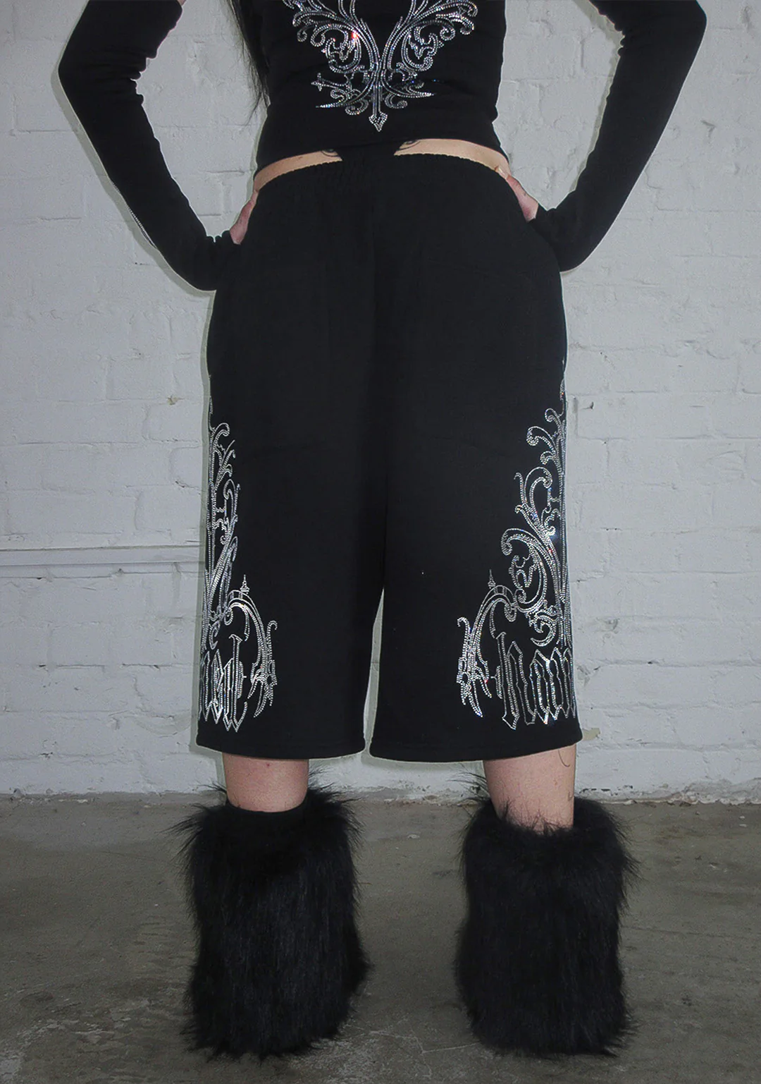NOCTURNAL RHINESTONE OVERSIZED SWEATSHORTS BLACK - Image 4