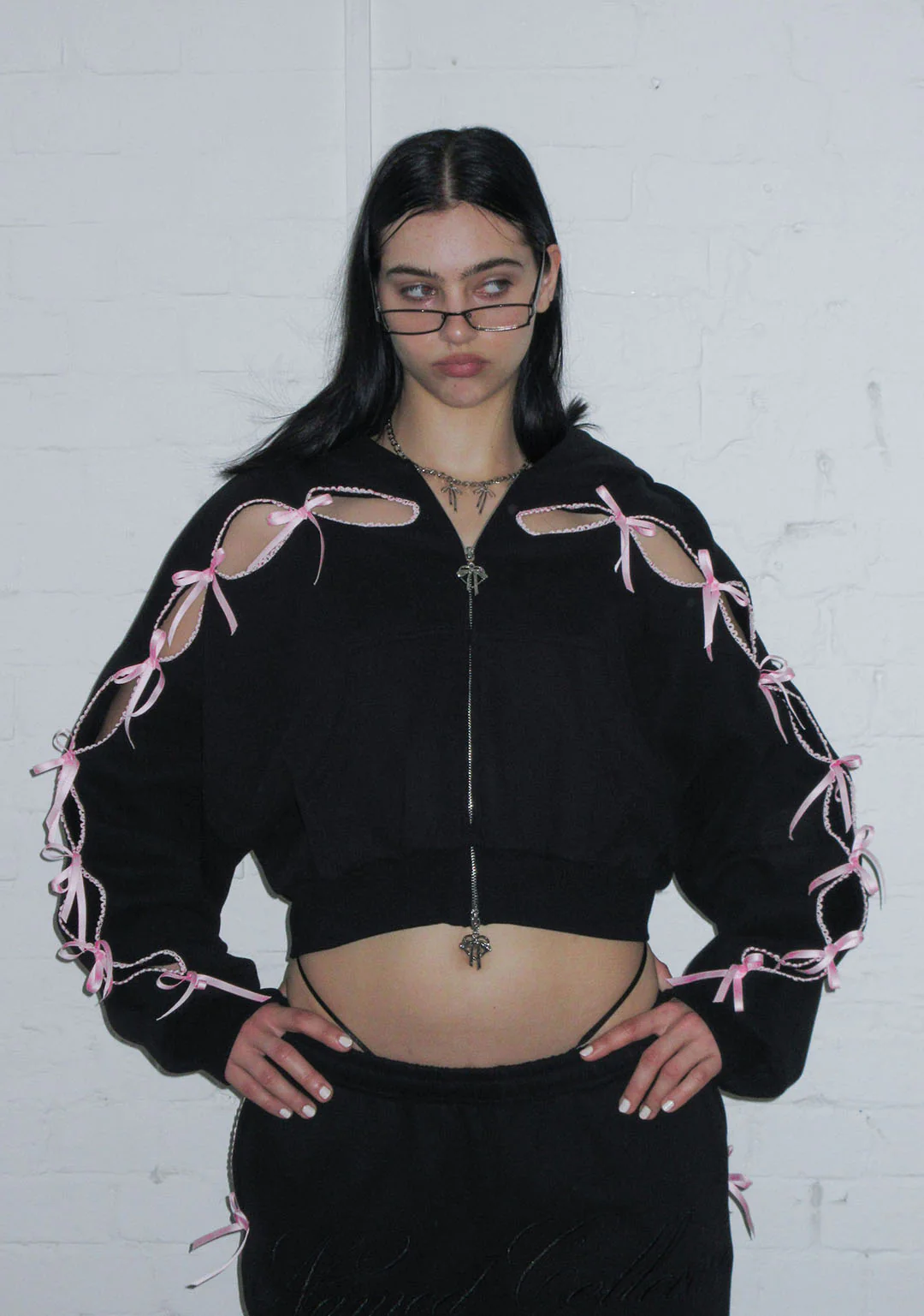 PRINC355 RIBBON CROP ZIP HOODIE BLACK - Image 2