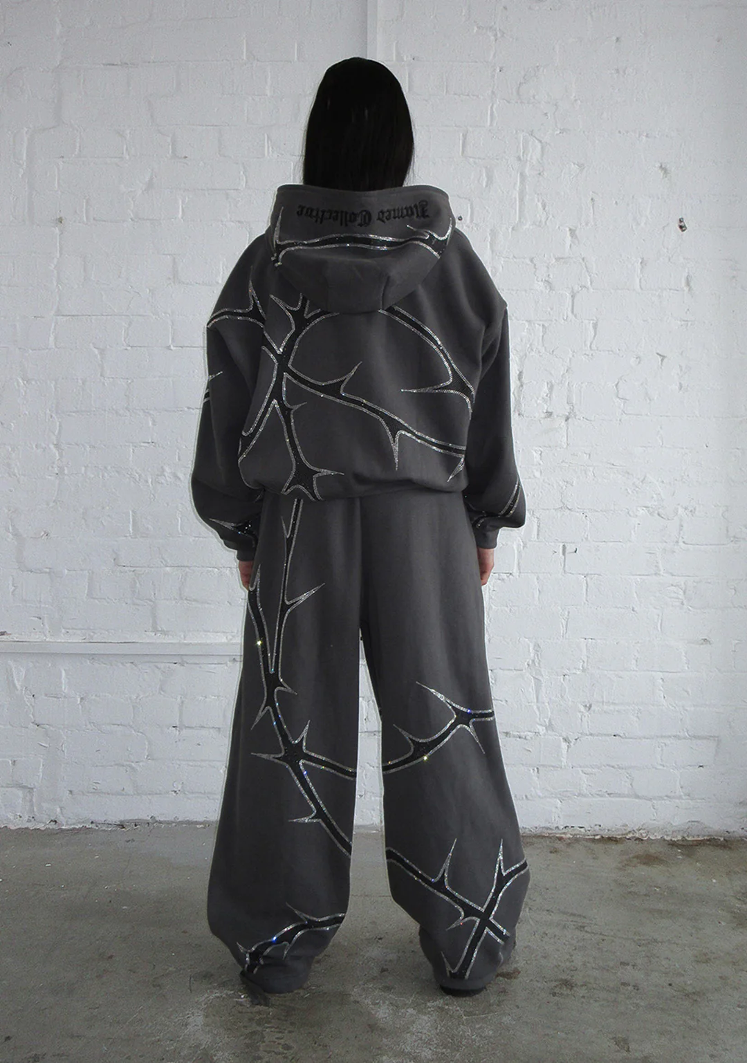 THORN RHINESTONE SWEATPANTS CHARCOAL - Image 4