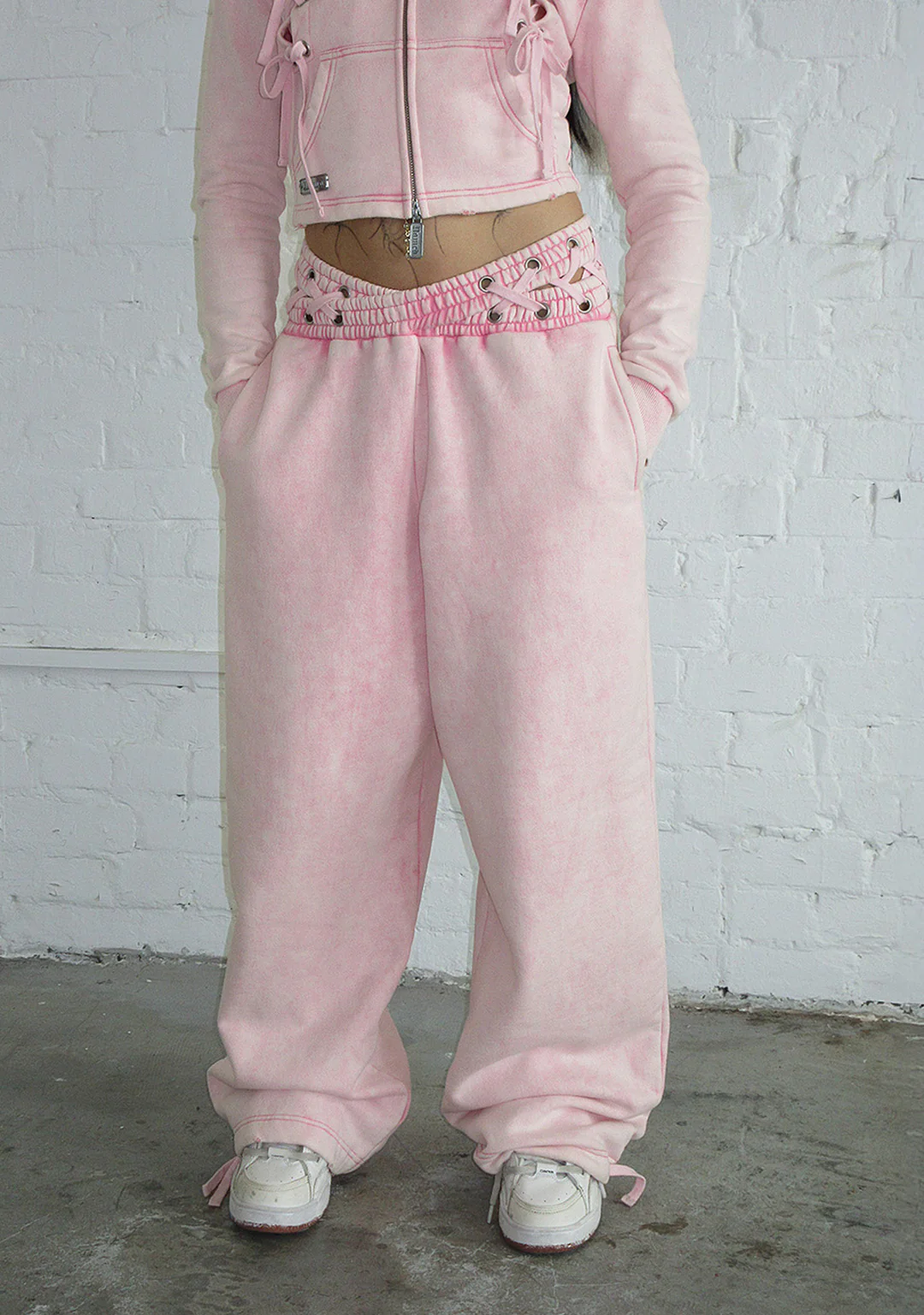 VENDETTA LACE UP OVERSIZED SWEATPANTS WASHED BABY PINK - Image 2